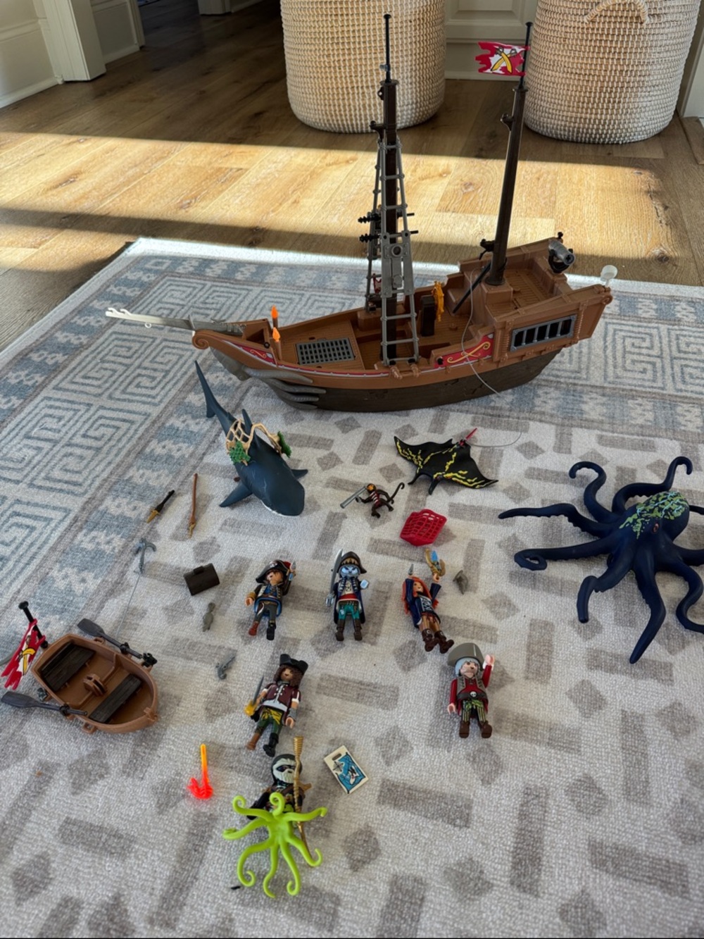 Kids Pirate Ship Playset with Brown Ship and Blue Octopus play Mobil